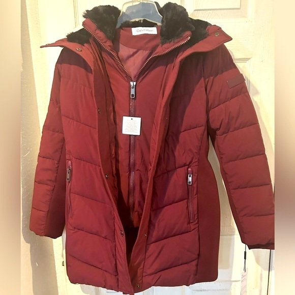 Calvin Klein NWT Burgundy Women’s Faux Fur-Lined Hooded Puffer Coat Size XS - Picture 1 of 12